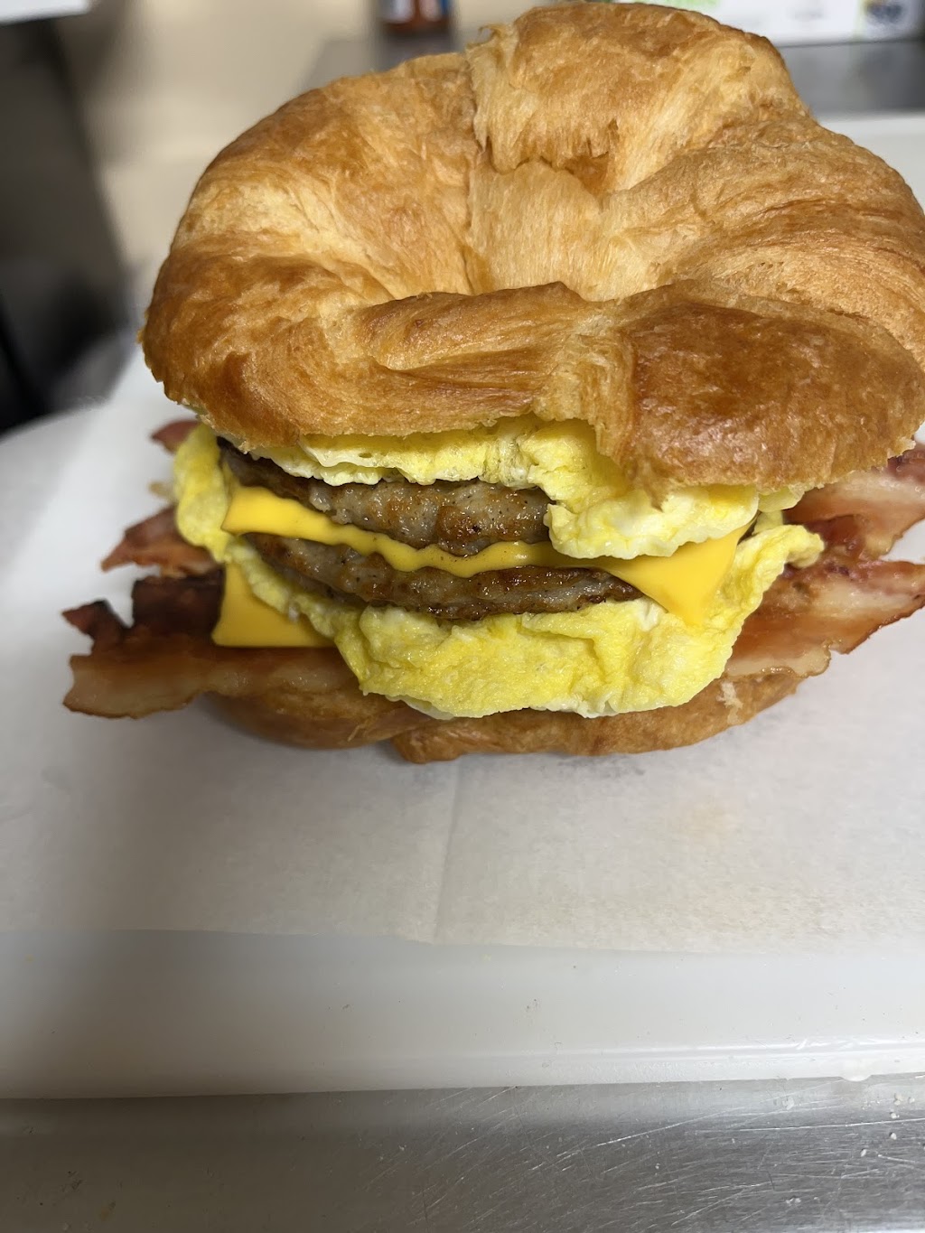 Sisters Donuts | cafe | 12015 Maple Ave, Hebron, IL 60034, USA | 8154035139 OR +1 815-403-5139