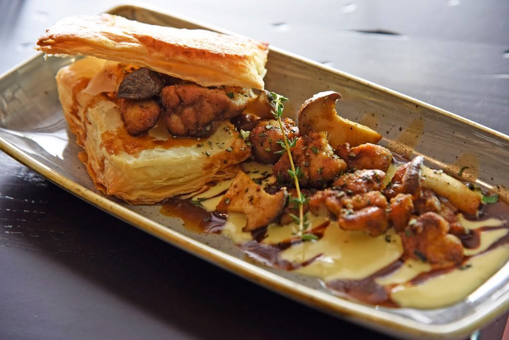 La Chasse | restaurant | 1359 Bardstown Rd, Louisville, KY 40204, USA | 5028223963 OR +1 502-822-3963