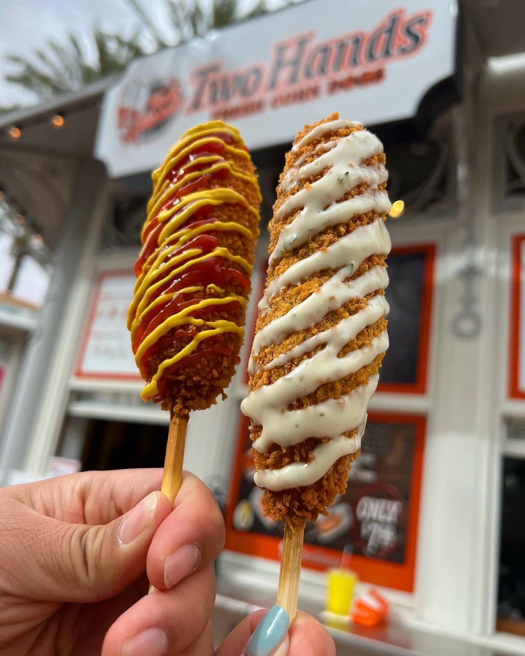 Two Hands Corn Dogs | meal takeaway | 6649 Las Vegas Blvd S K1, Las Vegas, NV 89119, USA | 7024622178 OR +1 702-462-2178