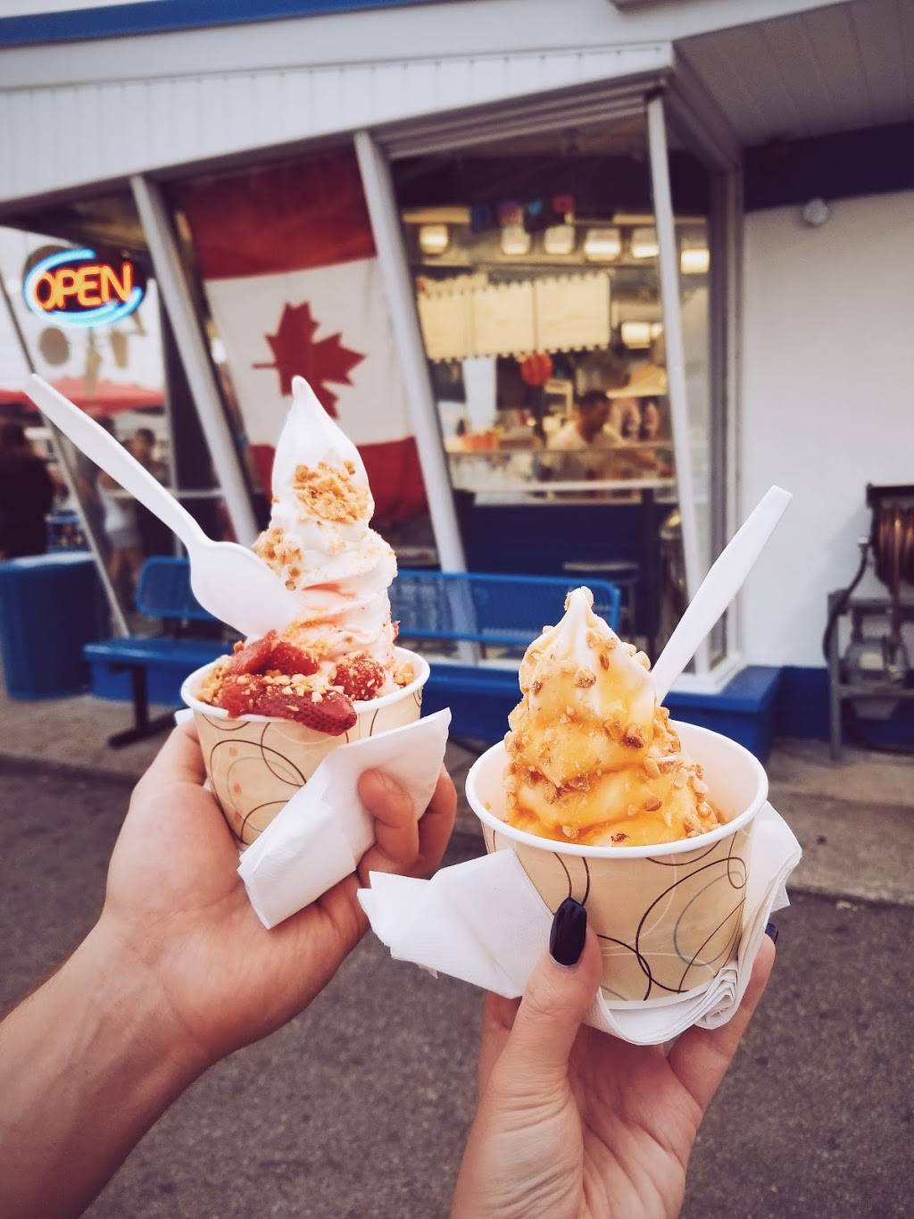 Toms Dairy Freeze | restaurant | 630 The Queensway, Etobicoke, ON M8Y 1K5, Canada | 4162591846 OR +1 416-259-1846