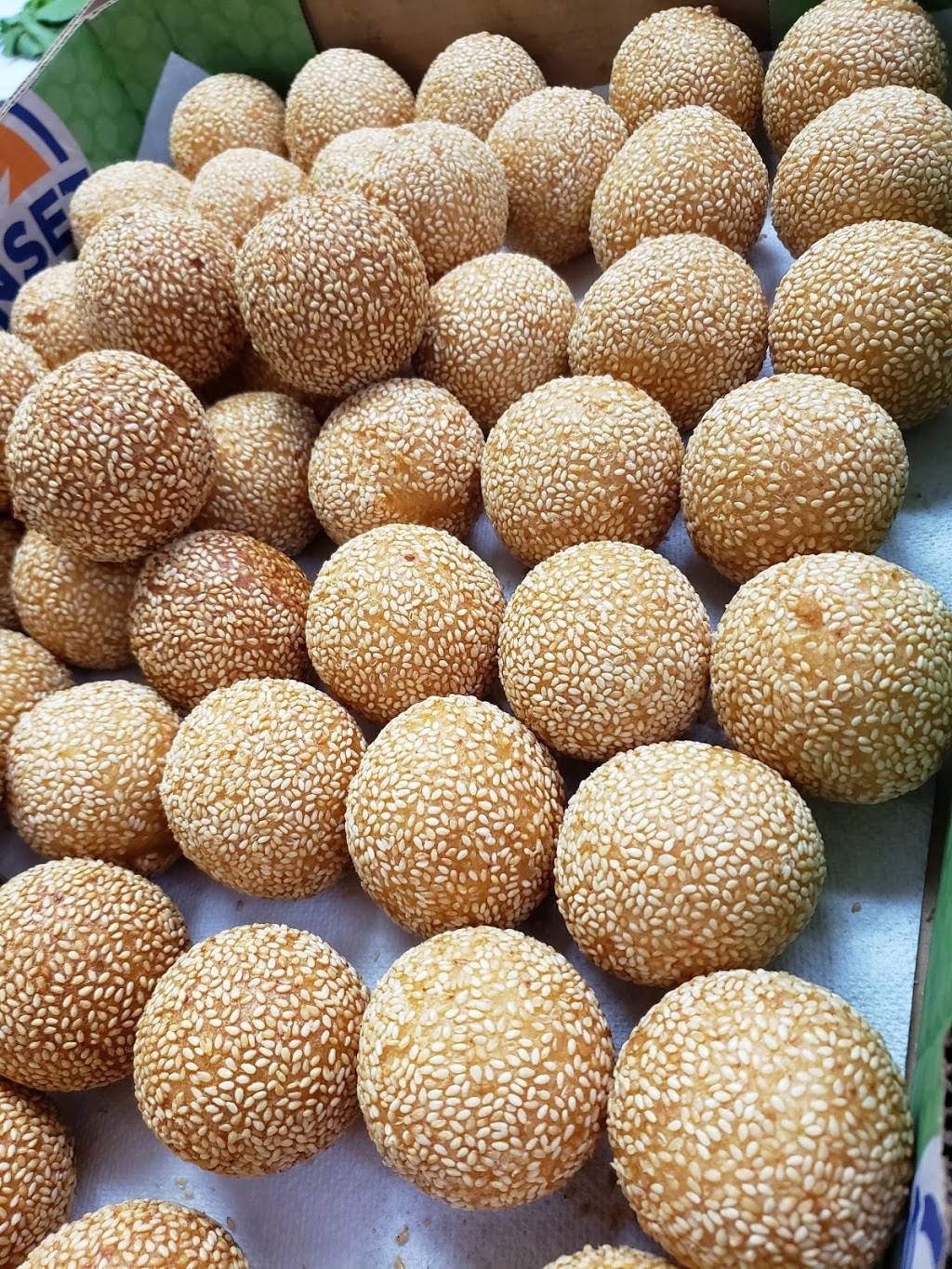 Alounemay Asian Market & Lao Kitchen | restaurant | 2601 W Gate City Blvd, Greensboro, NC 27403, USA | 3368751120 OR +1 336-875-1120