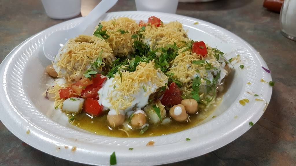 Taj Chaat House | restaurant | 1057 W Rochelle Rd, Irving, TX 75062, USA | 2145961133 OR +1 214-596-1133