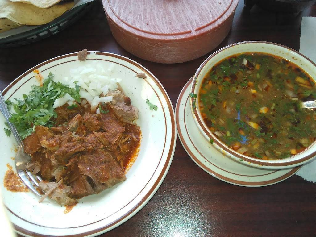 Birrieria La Tapatia De Ocotlan | restaurant | 2861 W Cermak Rd, Chicago, IL 60623, USA | 7732477914 OR +1 773-247-7914