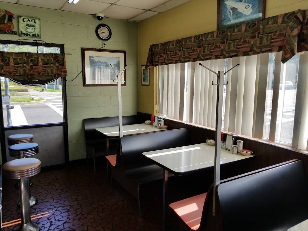 White Front Breakfast House | restaurant | 1518 Market St, Wilmington, NC 28401, USA | 9107625672 OR +1 910-762-5672