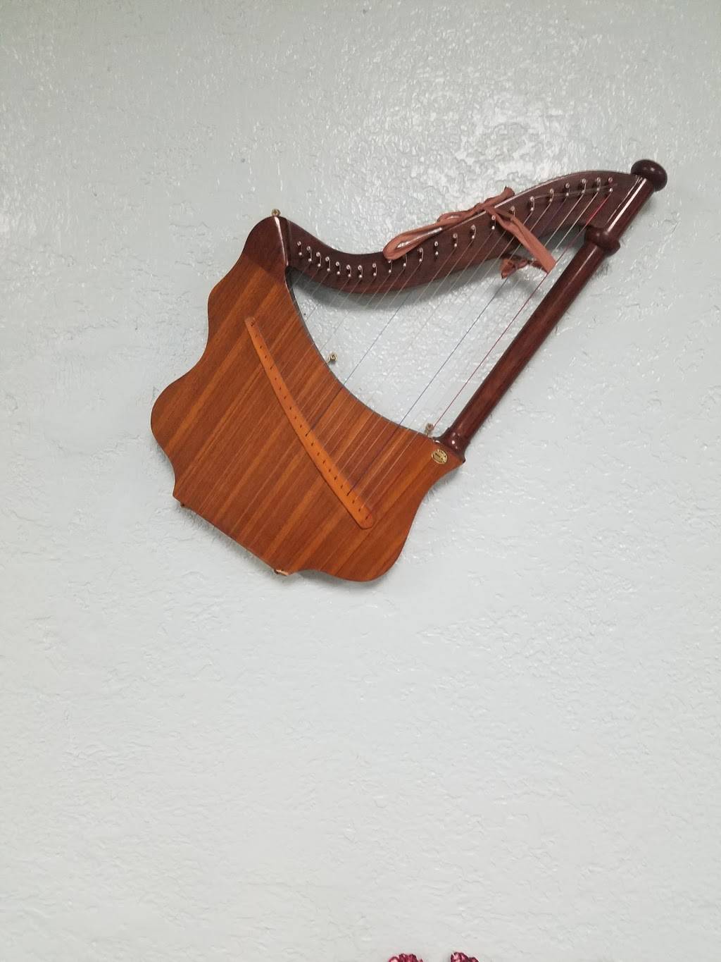 La Piramide Salvadoreña Restaurant | restaurant | 4021 Beverly Blvd, Los Angeles, CA 90004, USA | 3236655057 OR +1 323-665-5057