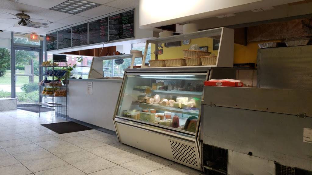 fredy jeremy | restaurant | 168 Newman Springs Rd E, Red Bank, NJ 07701, USA | 7325300211 OR +1 732-530-0211