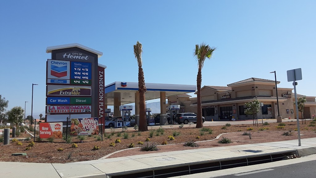 Krispy Krunchy Chicken | restaurant | 700 N Sanderson Ave, Hemet, CA 92545, USA | 9516581150 OR +1 951-658-1150