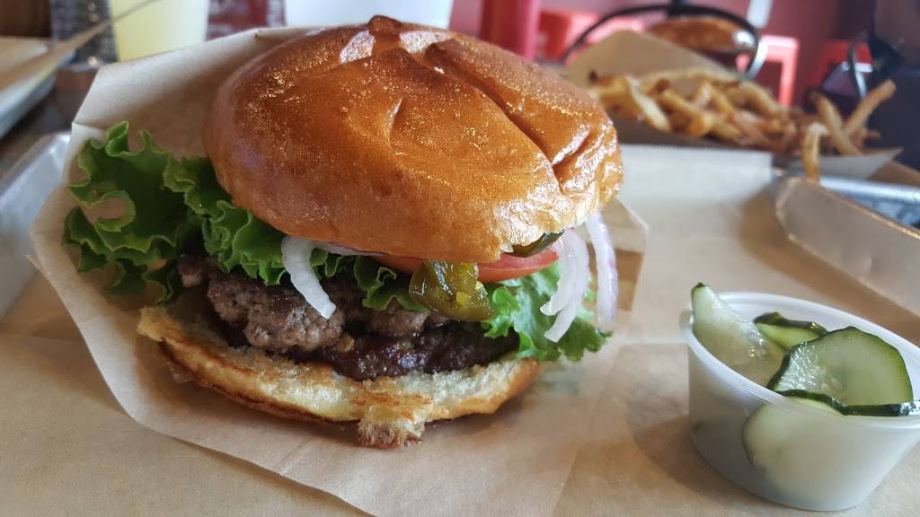 Social Burger | restaurant | 350 Maple Ave W, Vienna, VA 22180, USA | 7033645420 OR +1 703-364-5420