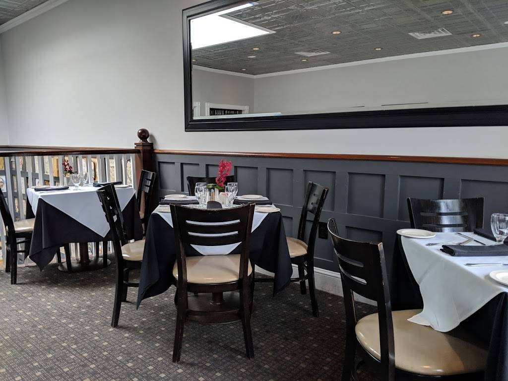 The Warehouse | restaurant | 214 King St, Alexandria, VA 22314, USA | 7036836868 OR +1 703-683-6868