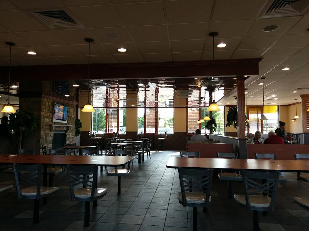 McDonalds | cafe | 30 Commerce St, Wisconsin Dells, WI 53965, USA | 6082547618 OR +1 608-254-7618
