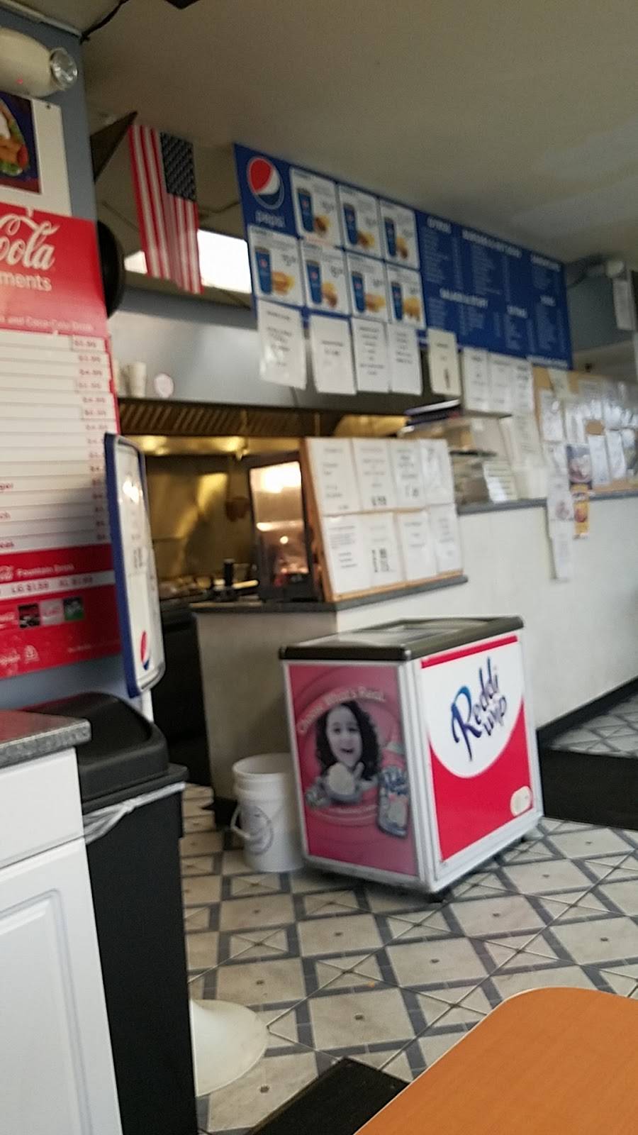 Waukegan Gyros | restaurant | 1120 Golf Rd, Waukegan, IL 60087, USA | 8477750286 OR +1 847-775-0286