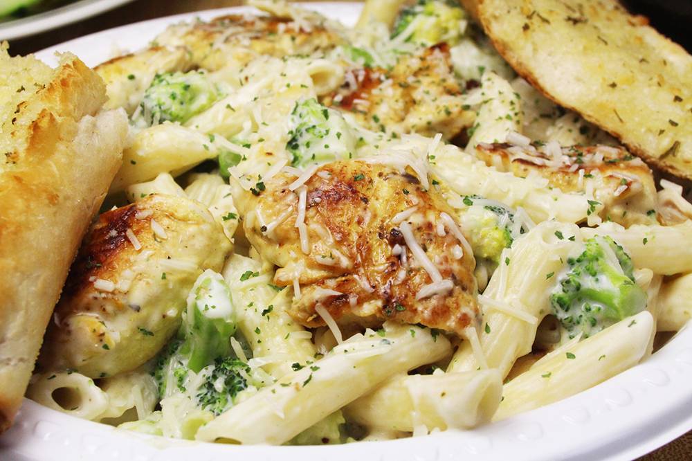 Plainville House of Pizza | restaurant | 107 South St, Plainville, MA 02762, USA | 5086994479 OR +1 508-699-4479