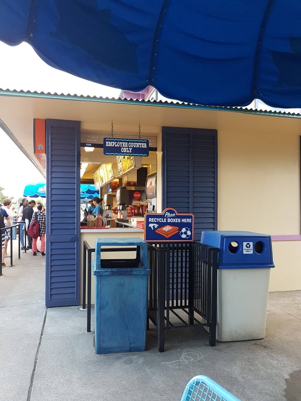 Pizza Pizza | restaurant | 1 Canadas Wonderland Drive, Maple, ON L6A 1S6, Canada | 9058327000 OR +1 905-832-7000