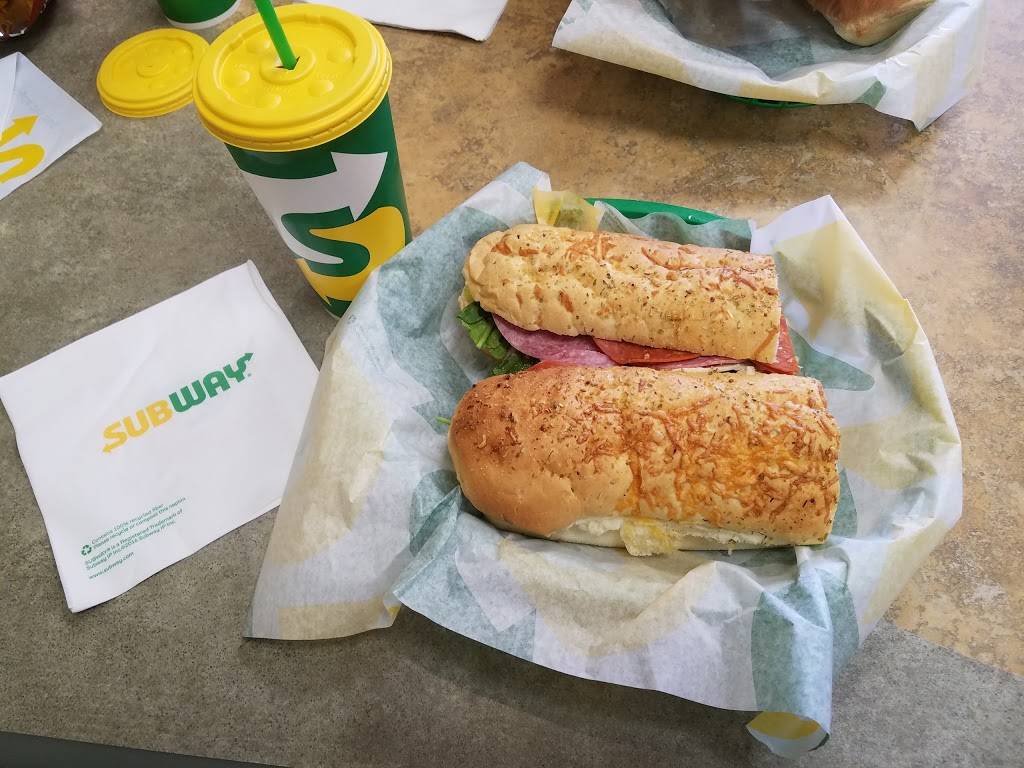 Subway | restaurant | 1450 W Washington St, West Bend, WI 53095, USA | 2623343330 OR +1 262-334-3330