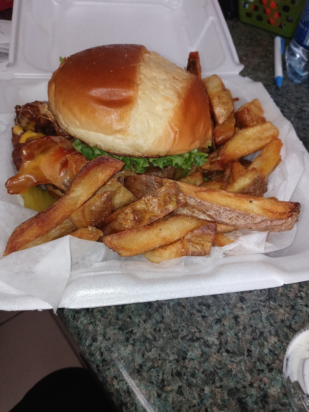 Family Tree Ts Cafe | restaurant | 100 Old Church St, Low Moor, VA 24457, USA | 5408163819 OR +1 540-816-3819