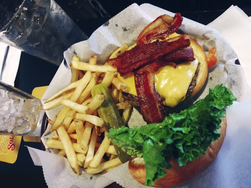 Cardinal Restaurant and Bar | restaurant | 2920 E 38th St, Minneapolis, MN 55406, USA | 6127245837 OR +1 612-724-5837