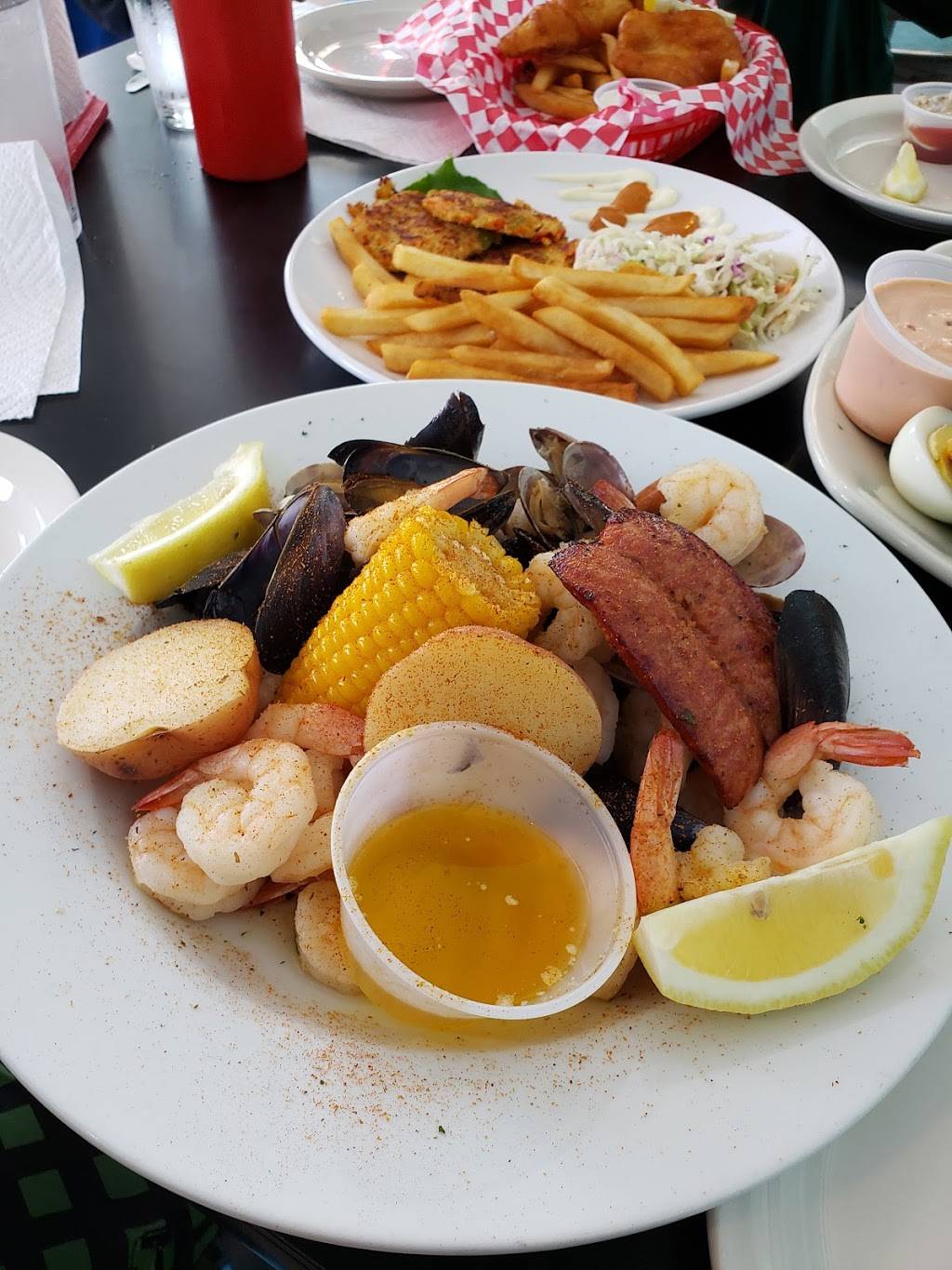 The Crabby Oyster | restaurant | 150 Broadway St, Seaside, OR 97138, USA | 5037386300 OR +1 503-738-6300