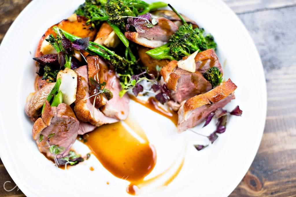 Farmhouse on North | restaurant | 117 North Ave, Barrington, IL 60010, USA | 8473873408 OR +1 847-387-3408