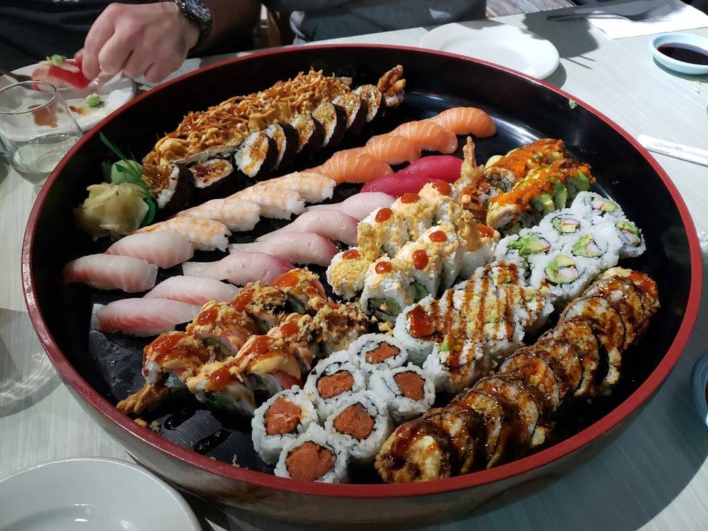 Black Pine Tree Sushi Bar | restaurant | 18700 Eureka Rd, Southgate, MI 48195, USA | 7342848700 OR +1 734-284-8700