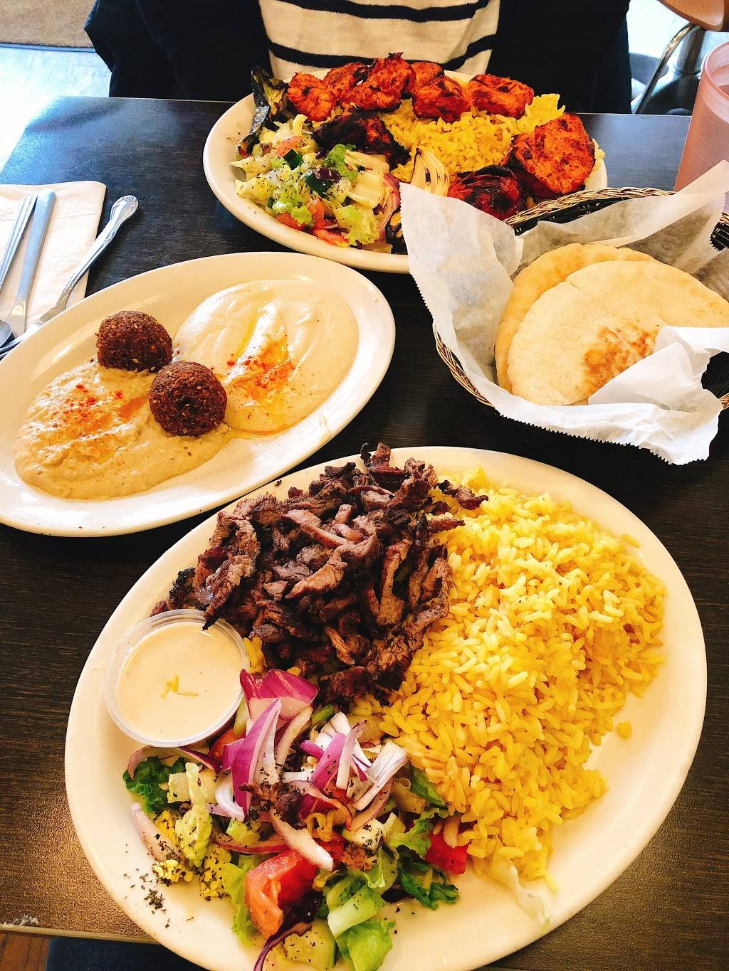 Couscous | restaurant | 1445 W Taylor St, Chicago, IL 60607, USA | 3122262408 OR +1 312-226-2408