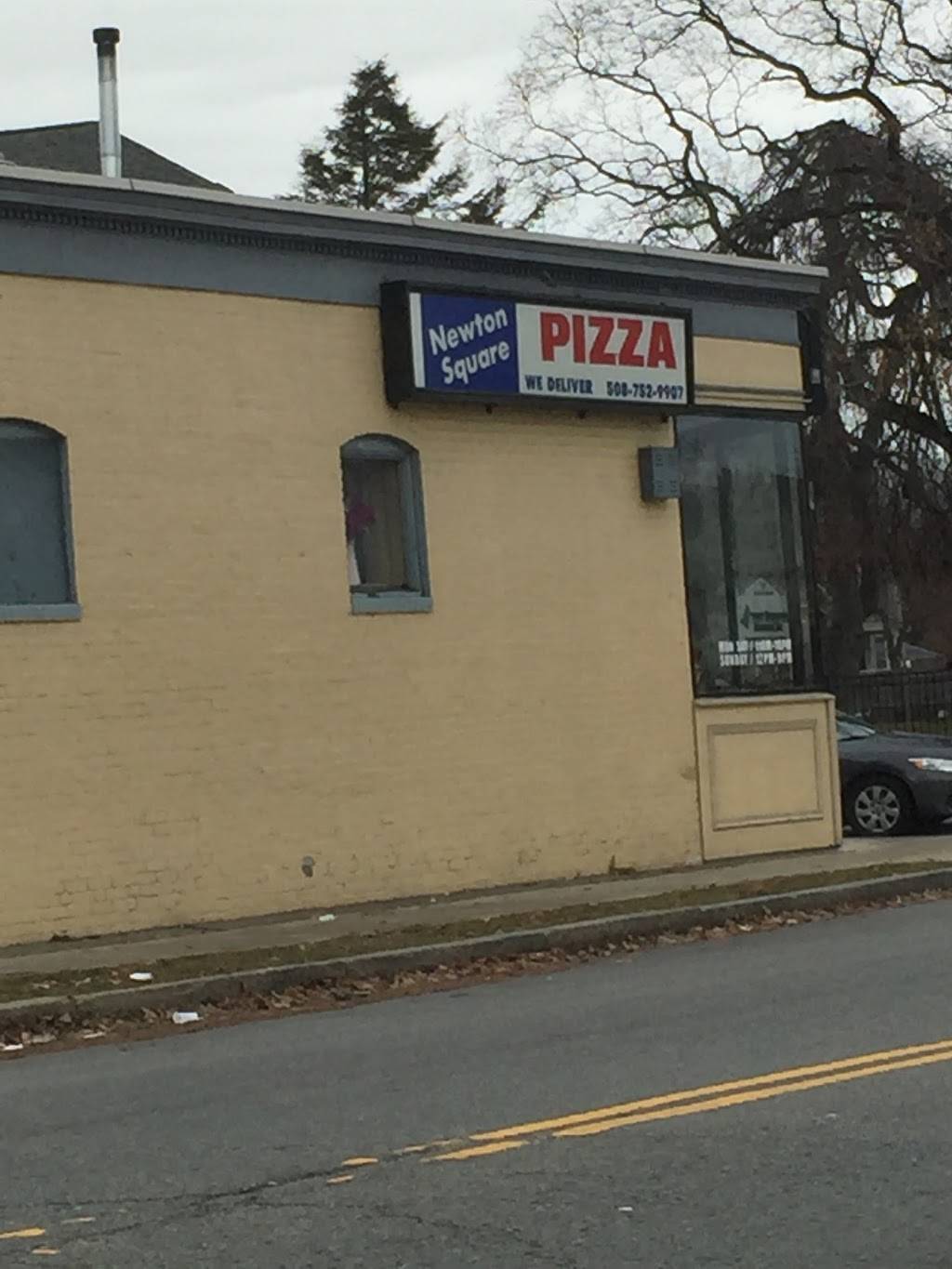 Newton Square Pizza | restaurant | 712 A Pleasant St, Worcester, MA 01602, USA | 5087529907 OR +1 508-752-9907