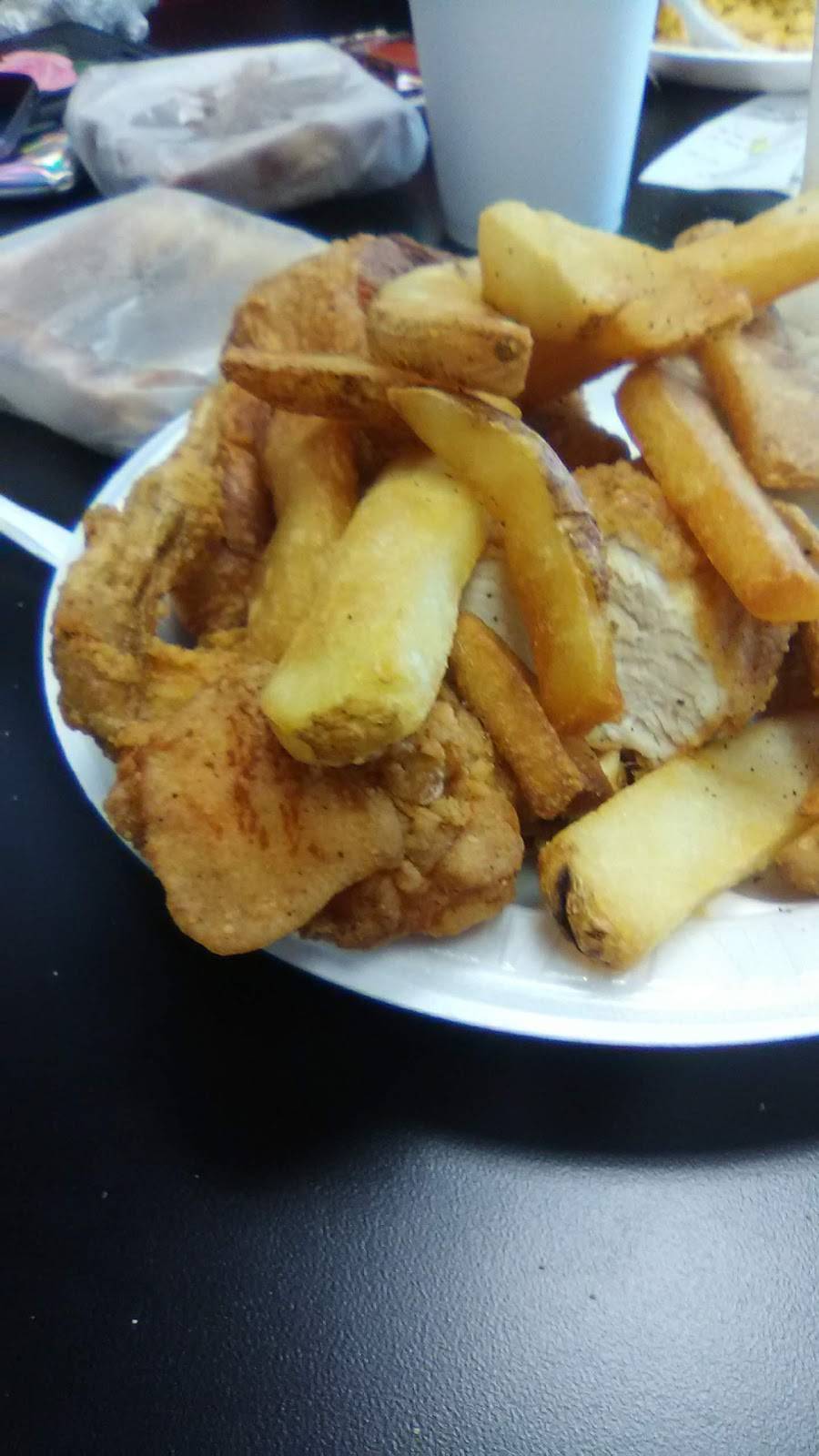 The Clock On Cedar Lane | restaurant | 1822 Cedar Lane Rd, Greenville, SC 29617, USA | 8645580531 OR +1 864-558-0531