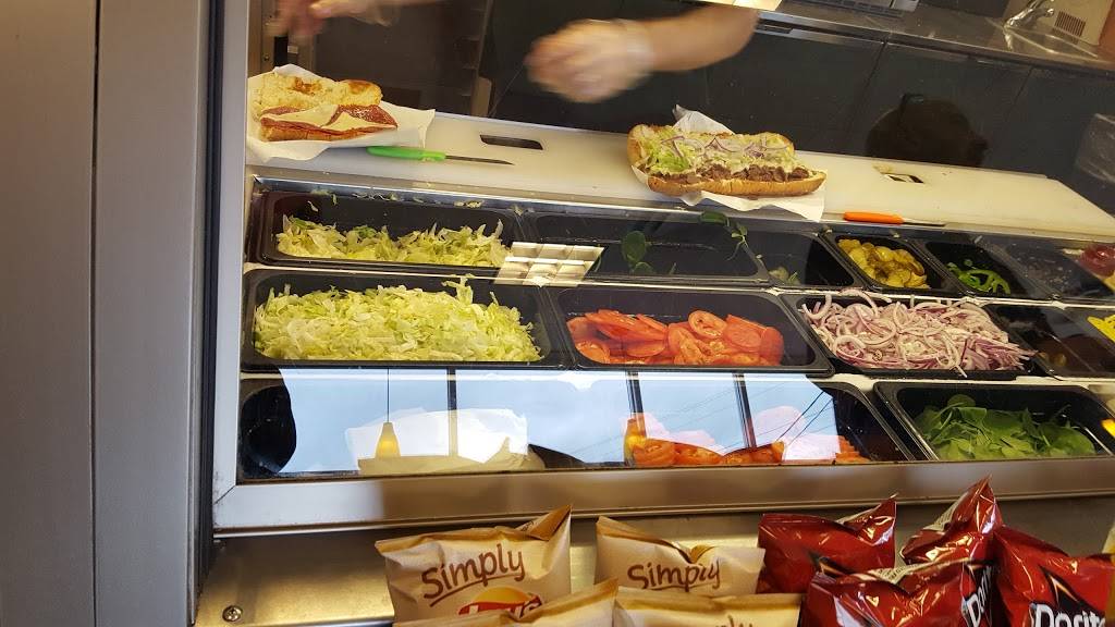 Subway | restaurant | 10325 Reading Rd, Cincinnati, OH 45241, USA | 5135634461 OR +1 513-563-4461