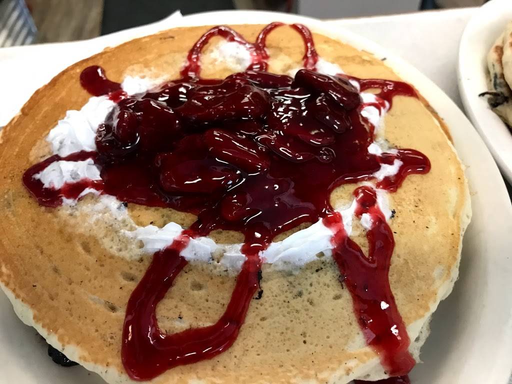 Leos Diner | restaurant | 6055 Maple St, Omaha, NE 68104, USA | 4025532280 OR +1 402-553-2280