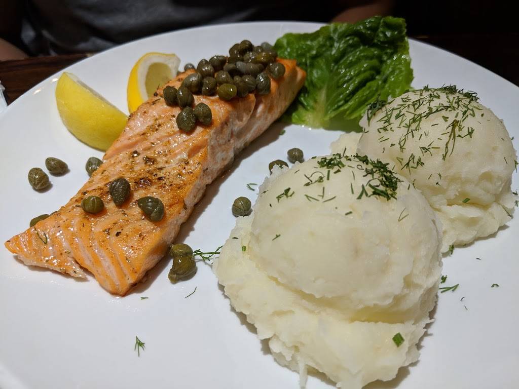 Chriss | restaurant | 1866 86th St, Brooklyn, NY 11214, USA | 3474623755 OR +1 347-462-3755