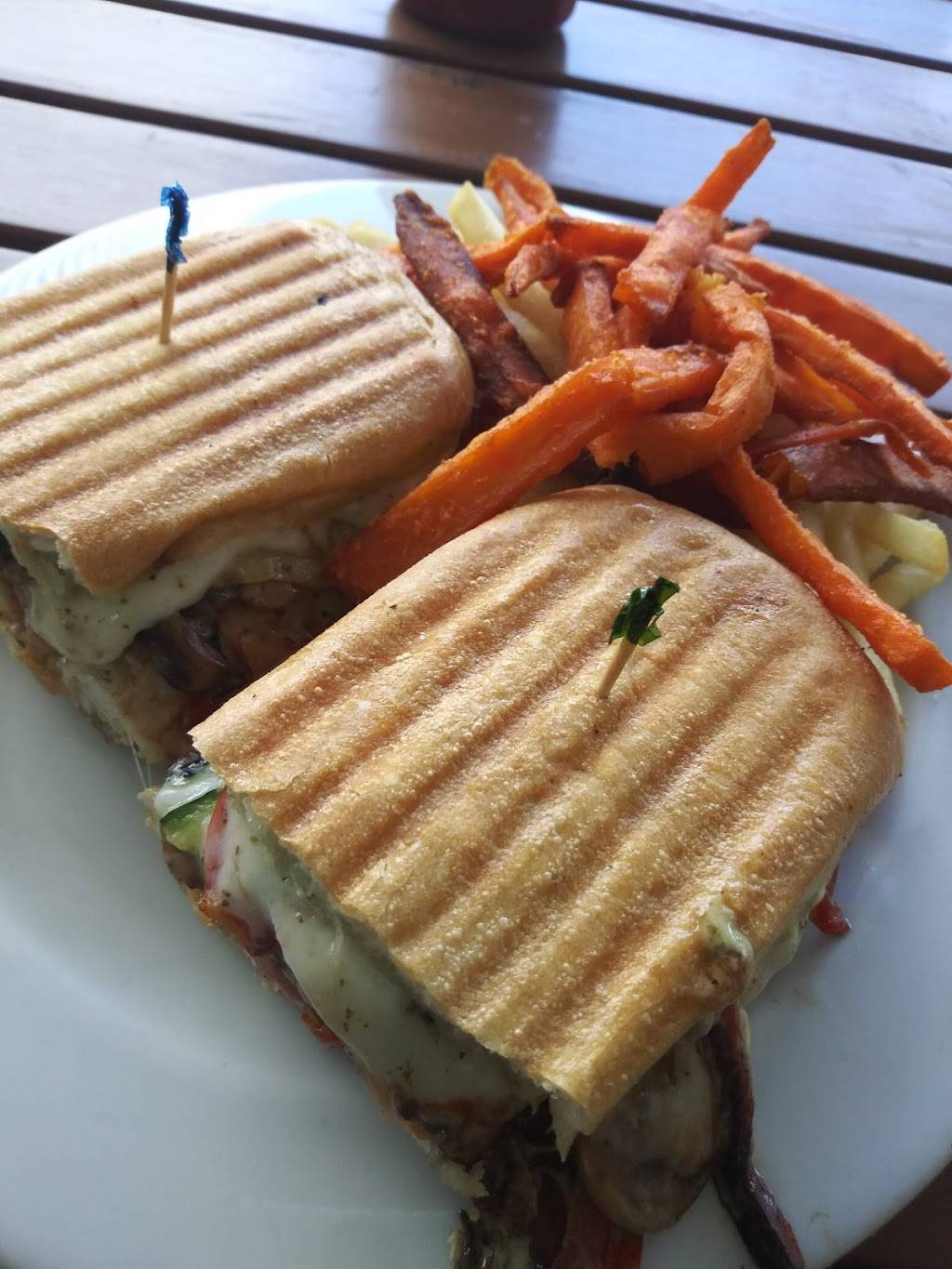 Roxbury Cafe | bakery | 459 N Roxbury Dr, Beverly Hills, CA 90210, USA | 3102710027 OR +1 310-271-0027