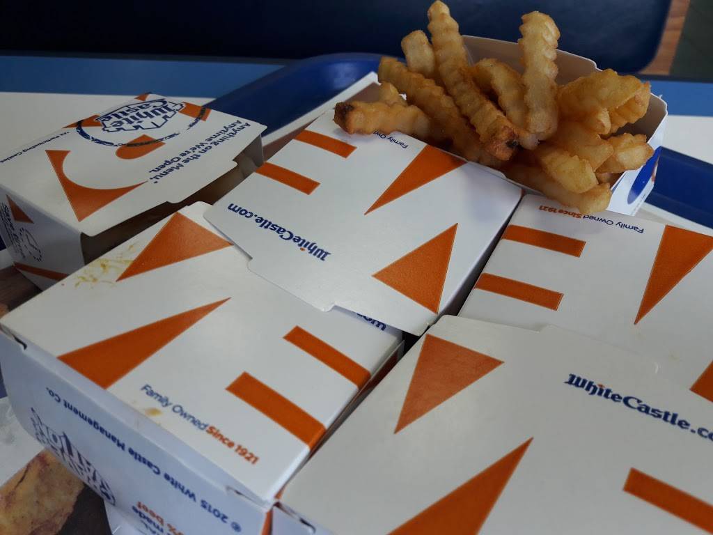 White Castle | restaurant | 120 Sam Ralston Rd, Lebanon, IN 46052, USA | 7654829683 OR +1 765-482-9683