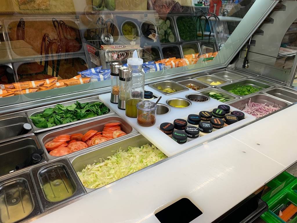 Subway | restaurant | 180 N King St, Northampton, MA 01060, USA | 4135862800 OR +1 413-586-2800