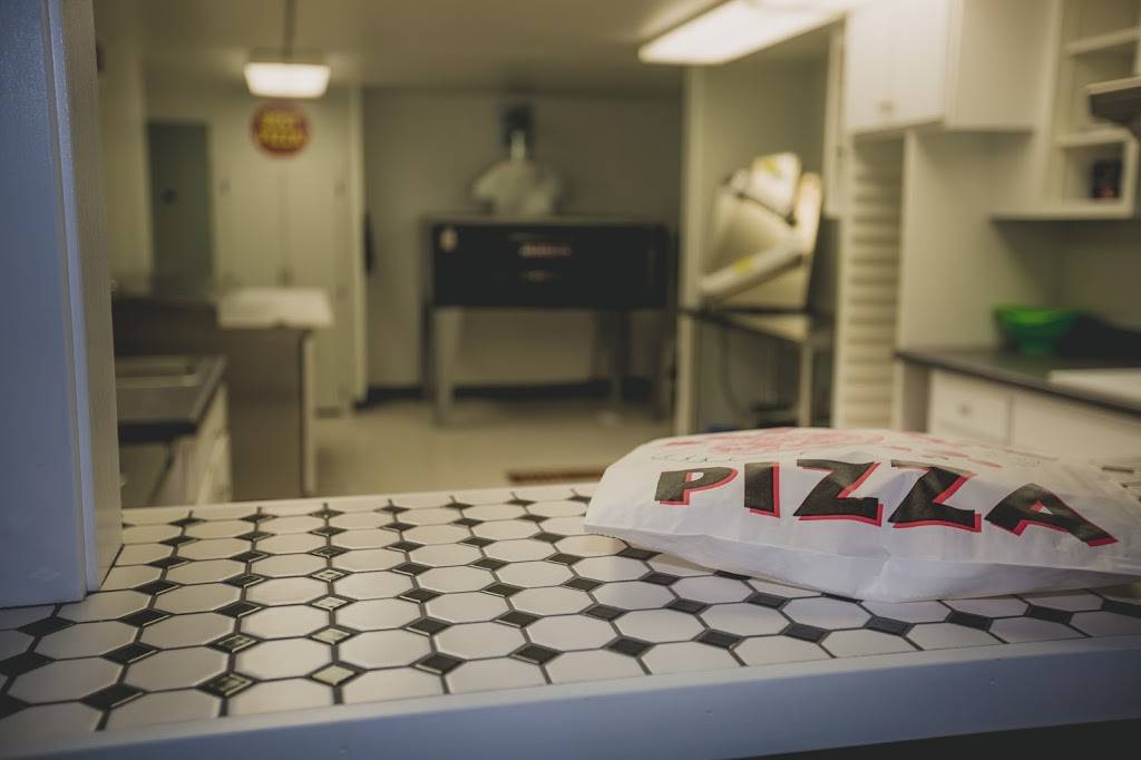 Cedar River Pizza Co. | restaurant | 105 N Main St #1, Charles City, IA 50616, USA | 6412283590 OR +1 641-228-3590