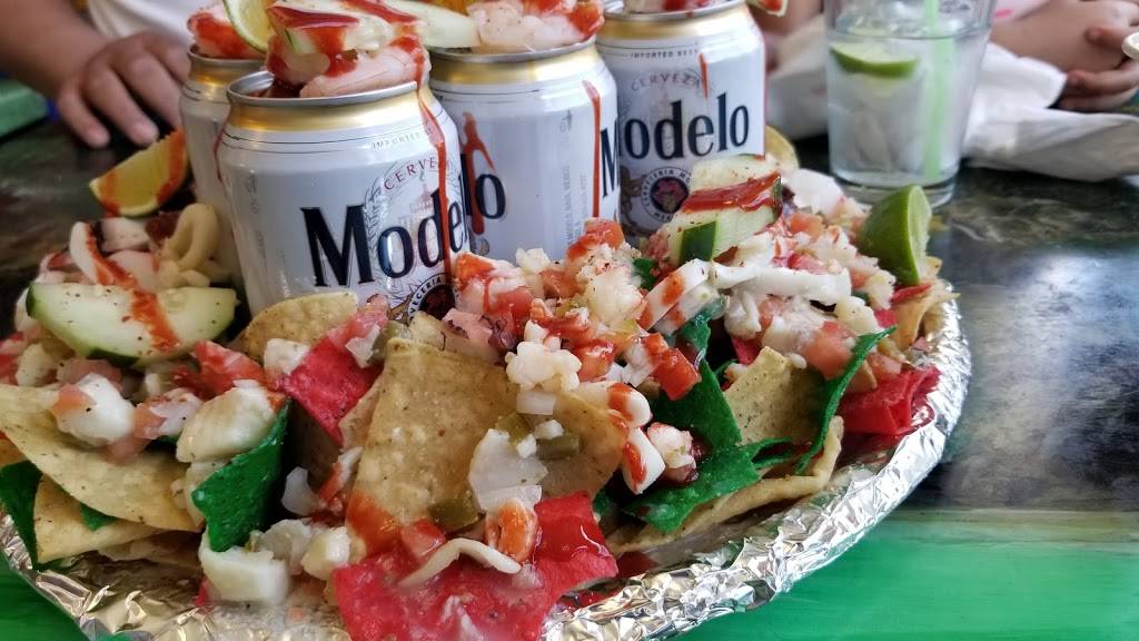 La Canoa | restaurant | 1520 W Lincoln Ave, Milwaukee, WI 53215, USA | 4146451140 OR +1 414-645-1140