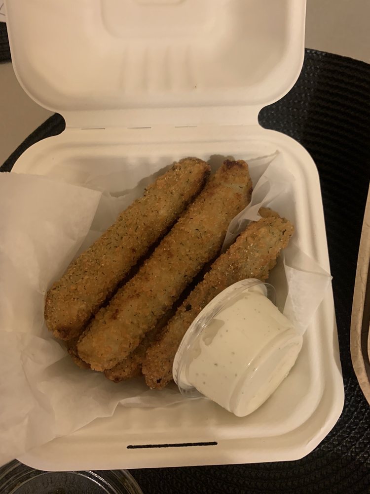 Gus’s World Famous Fried Chicken | restaurant | 847 W Fulton Market, Chicago, IL 60607, USA | 3127331971 OR +1 312-733-1971