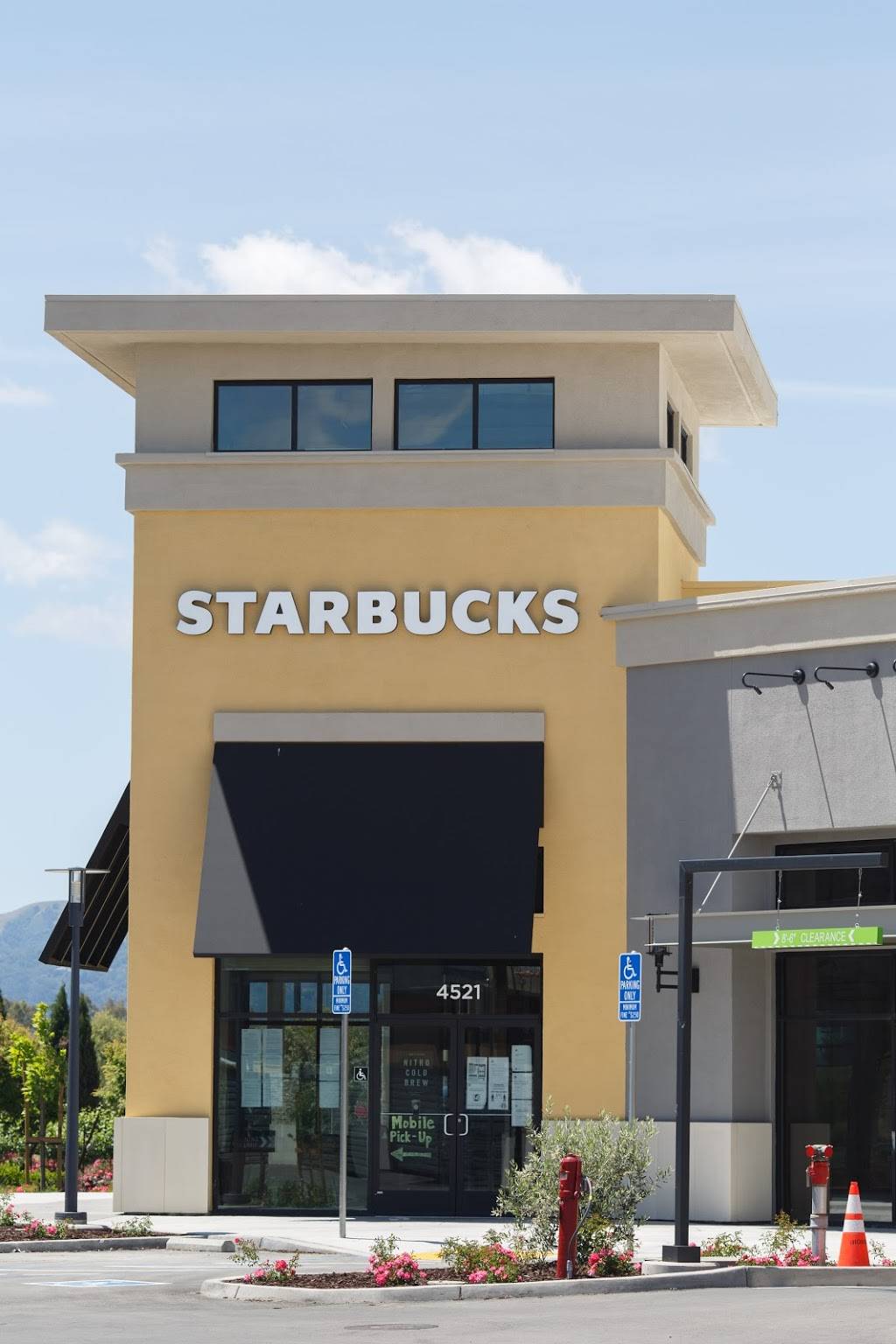 Starbucks | cafe | 4521 Livermore Outlets Dr, Livermore, CA 94550, USA | 9253441925 OR +1 925-344-1925