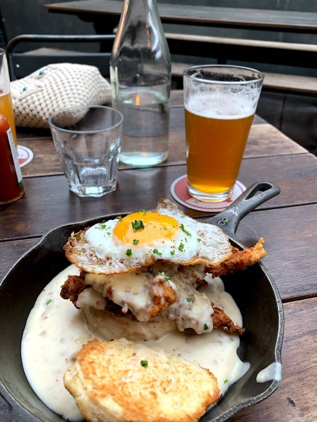 The Fat Dog | restaurant | 11050 W Magnolia Blvd, North Hollywood, CA 91601, USA | 8189853644 OR +1 818-985-3644