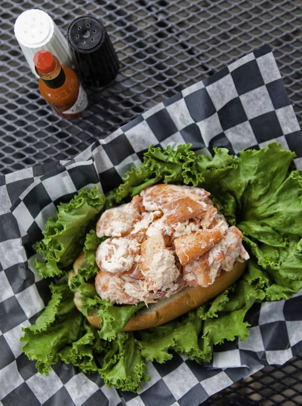 Falmouth Raw Bar | restaurant | 56 Scranton Ave, Falmouth, MA 02540, USA | 5085487729 OR +1 508-548-7729