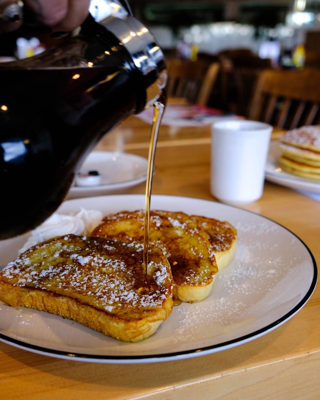 Nickels Deli Restaurants | restaurant | Place Versailles, 7275 Rue Sherbrooke E, Montréal, QC H1N 1E9, Canada | 5143522052 OR +1 514-352-2052