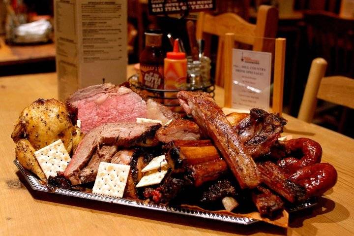 Hill Country Barbecue Market | restaurant | 410 7th St NW, Washington, DC 20004, USA | 2025562050 OR +1 202-556-2050