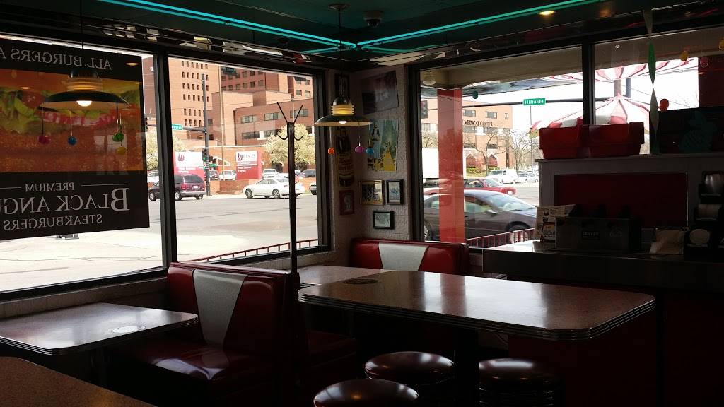 Spangles | restaurant | 453 N Hillside St, Wichita, KS 67214, USA | 3166846253 OR +1 316-684-6253