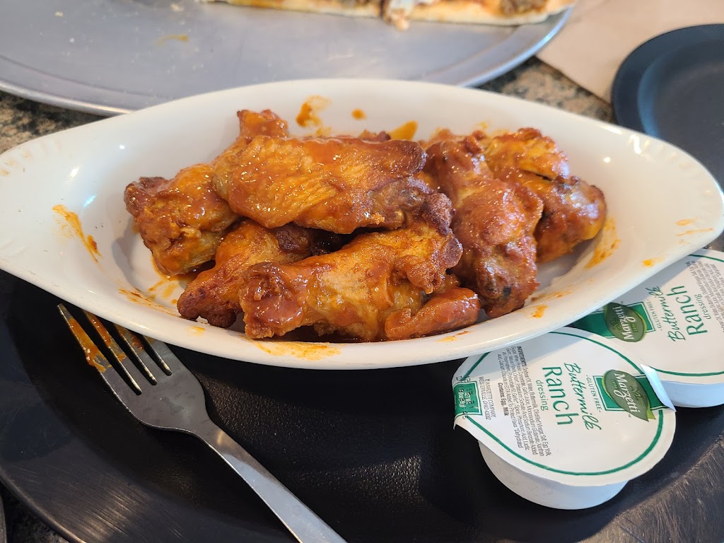 Gambinos Pizza | meal delivery | 1401 US-24, Wamego, KS 66547, USA | 7854567777 OR +1 785-456-7777