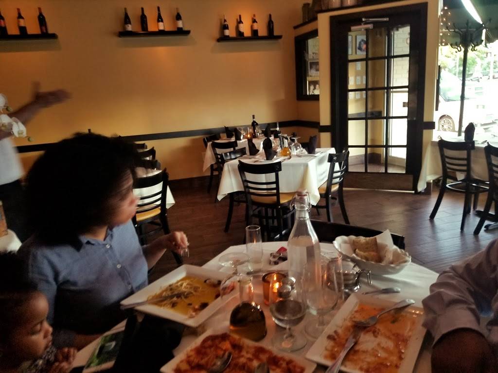 Mikes Ristorante | restaurant | 50 Main St, Norwalk, CT 06851, USA | 2038383256 OR +1 203-838-3256