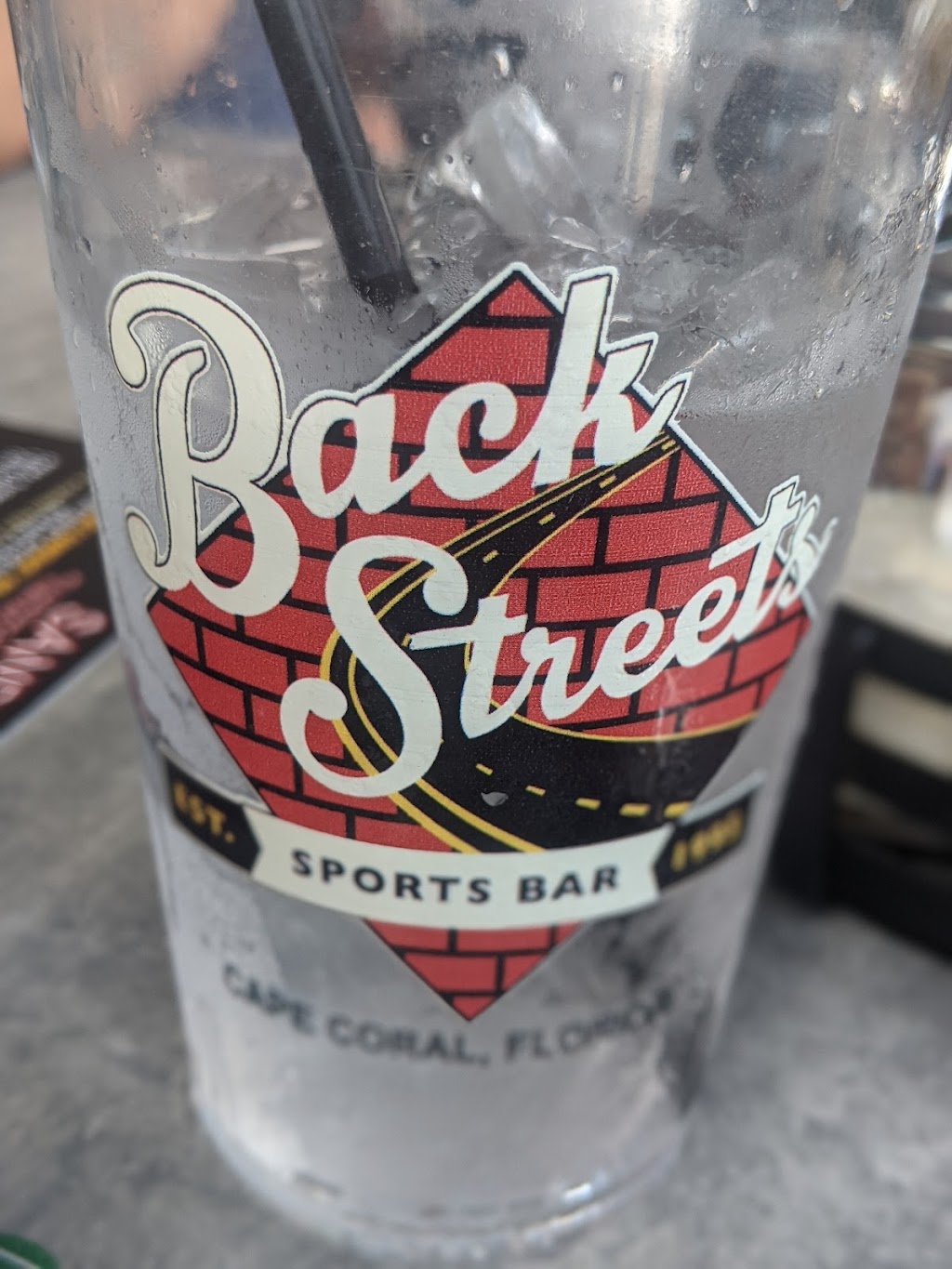 Back Streets Sports Bar | restaurant | 915 SE 47th Terrace, Cape Coral, FL 33904, USA | 2396103157 OR +1 239-610-3157