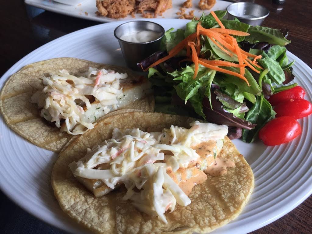 Gus Corner Grille | restaurant | 28800 Waukegan Rd, Lake Bluff, IL 60044, USA | 8476044351 OR +1 847-604-4351