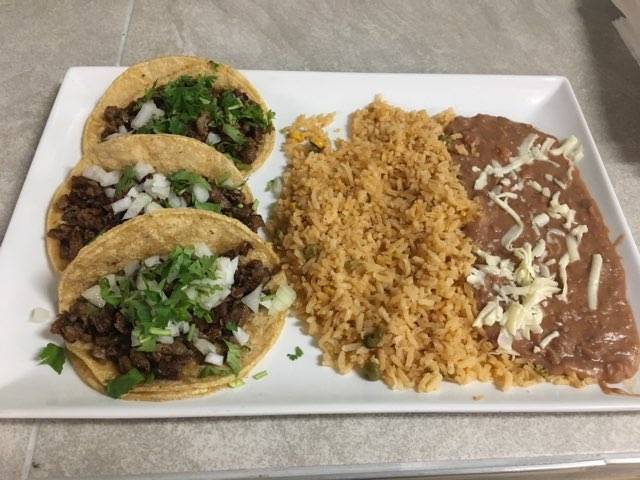 Campesino Restaurant | restaurant | 3207-09 W Lawrence Ave, Chicago, IL 60625, USA | 8722085351 OR +1 872-208-5351