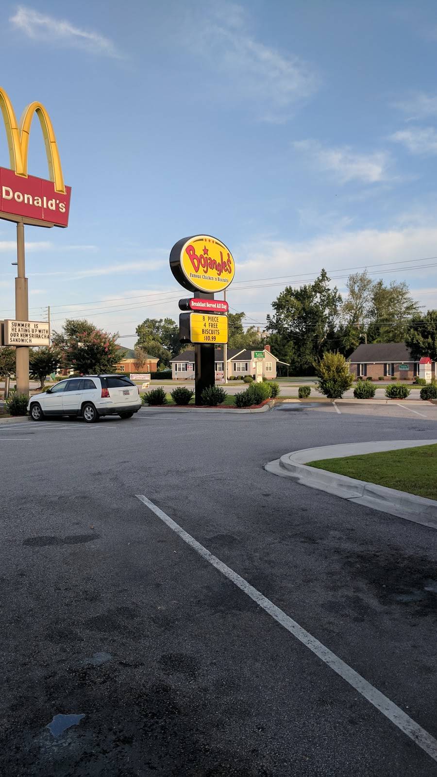 Bojangles Famous Chicken n Biscuits | restaurant | 2517 US-76, Marion, SC 29571, USA | 8432895132 OR +1 843-289-5132