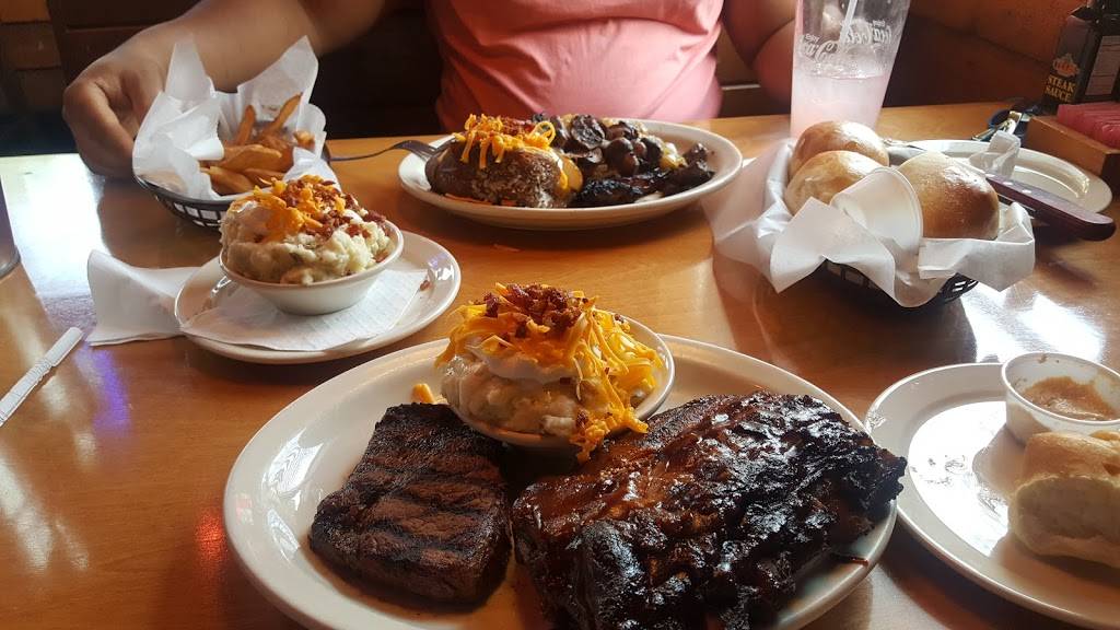 Texas Roadhouse | restaurant | 424 Broadway, Methuen, MA 01844, USA | 9789755588 OR +1 978-975-5588