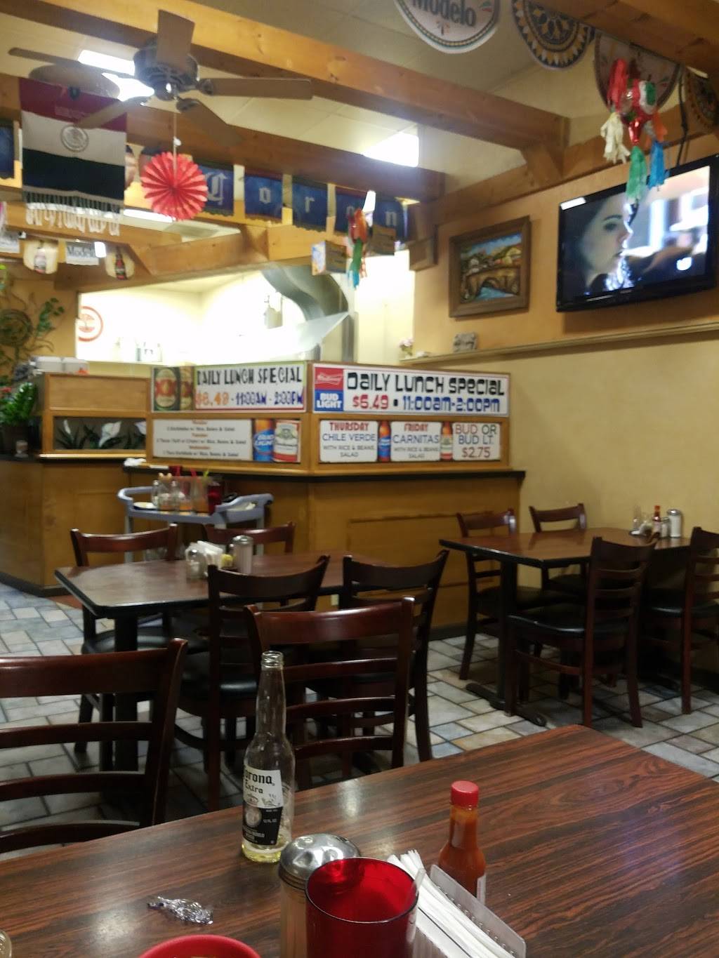 Mi Tierra | restaurant | 129 Main St, Salinas, CA 93901, USA | 8314224631 OR +1 831-422-4631