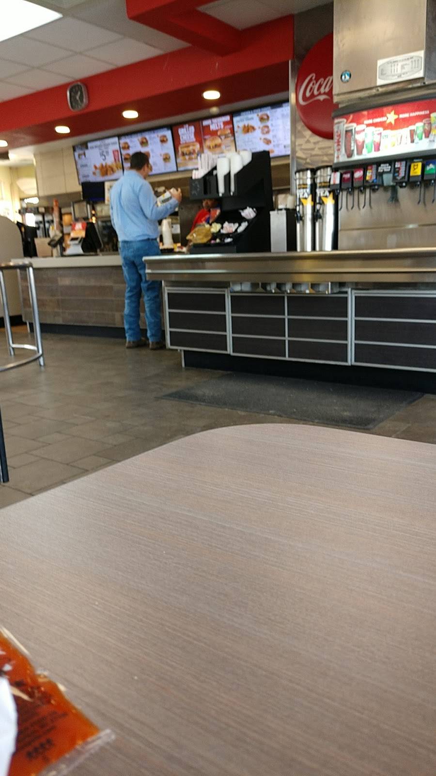 Hardees | restaurant | 807 N Norwood St, Wallace, NC 28466, USA | 9102856136 OR +1 910-285-6136